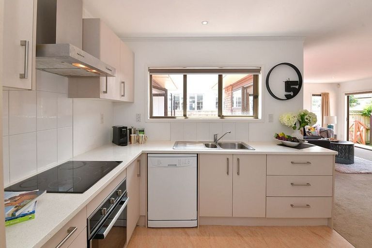 Photo of property in 2/428 Hibiscus Coast Highway, Orewa, 0931