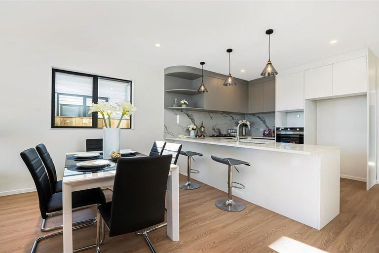 Photo of property in 18 Woven Place, Karaka, Papakura, 2113