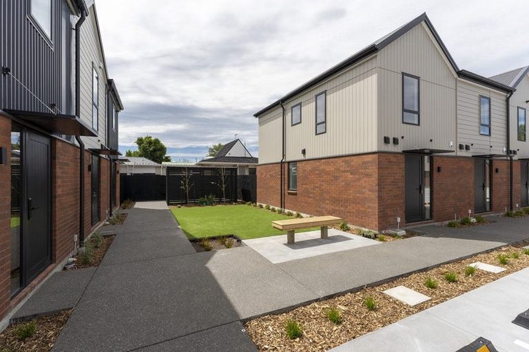 Photo of property in 2/132 Tancred Street, Linwood, Christchurch, 8062