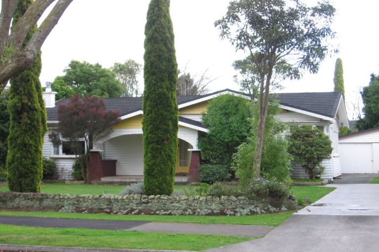 Photo of property in 19 Elmira Avenue, Hokowhitu, Palmerston North, 4410