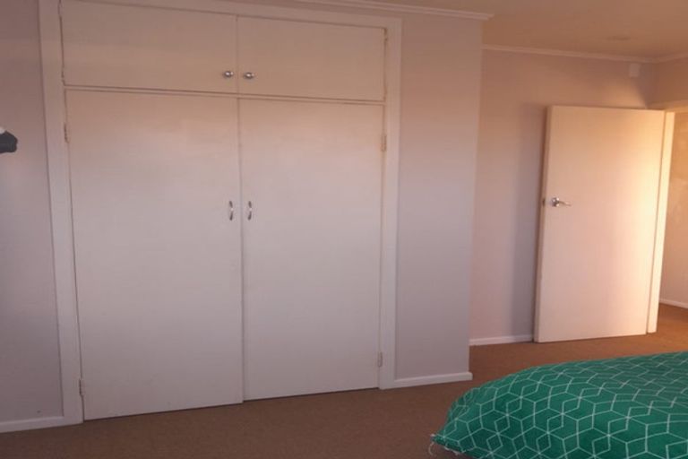 Photo of property in 60 Kingdale Road, Henderson, Auckland, 0610