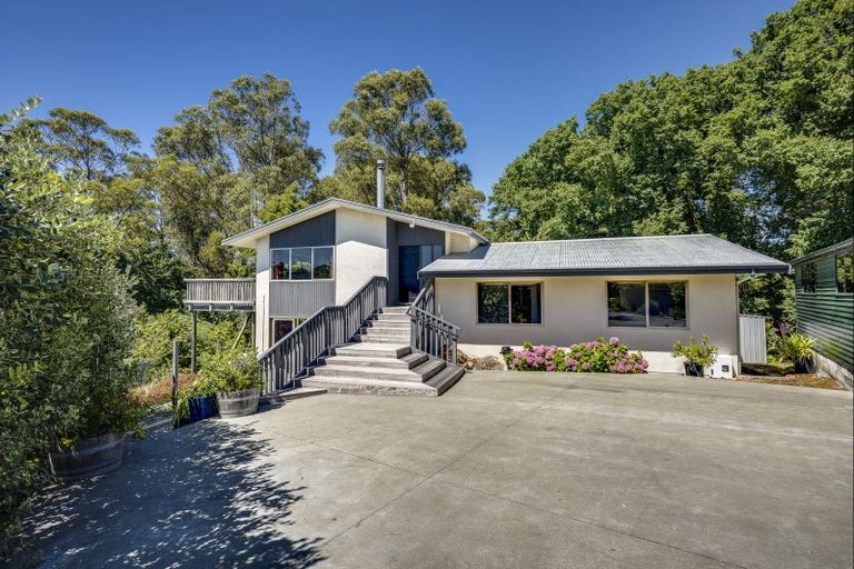 Photo of property in 4 Bracken Street, Hospital Hill, Napier, 4110