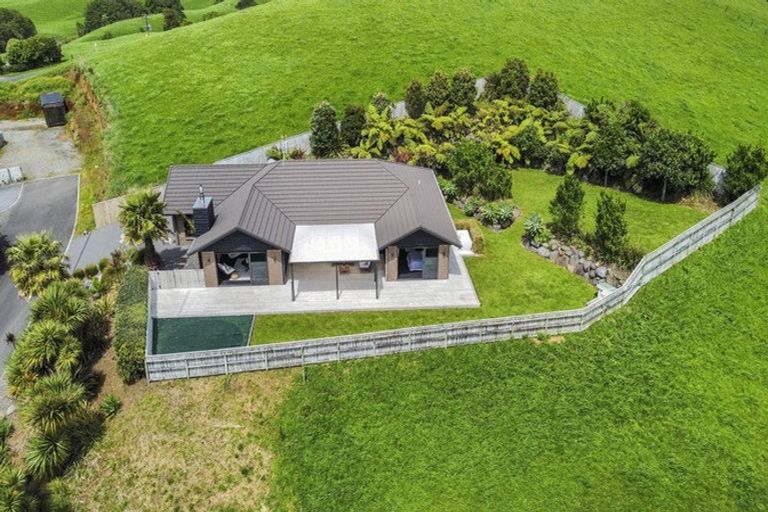 Photo of property in 3c Honeyfield Drive, Whalers Gate, New Plymouth, 4310