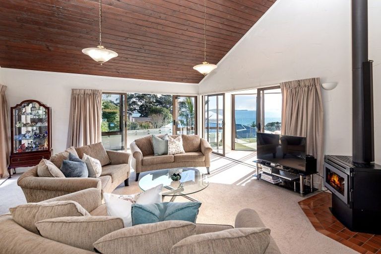 Photo of property in 153 Mellons Bay Road, Mellons Bay, Auckland, 2014