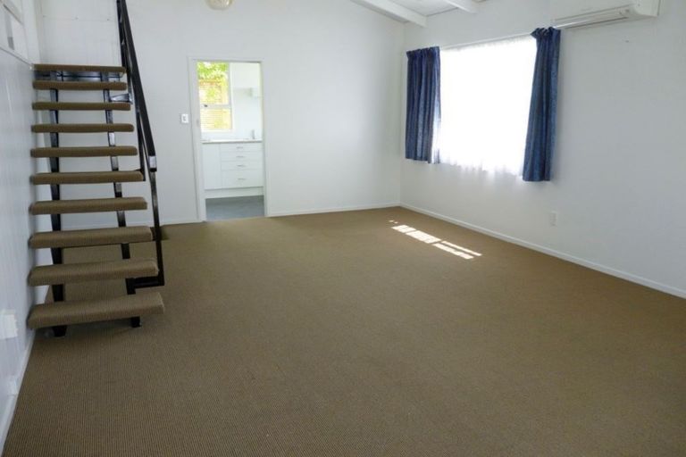 Photo of property in 2/27 Brandon Road, Glen Eden, Auckland, 0602