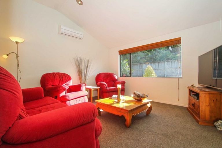 Photo of property in 10d Elliston Crescent, Stanmore Bay, Whangaparaoa, 0932