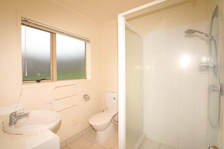 Photo of property in 15 Chelmsley Avenue, Henderson, Auckland, 0612