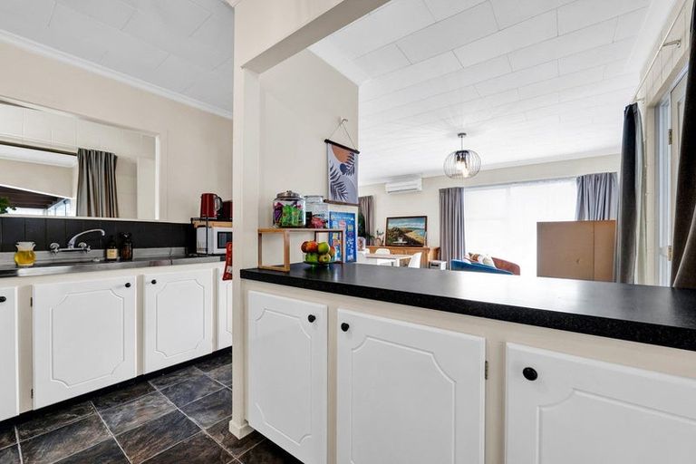 Photo of property in 15a Thames Street, Welbourn, New Plymouth, 4310