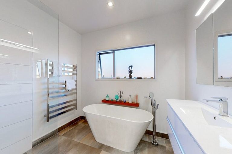 Photo of property in 22 Mercade Close, Stratford, 4332