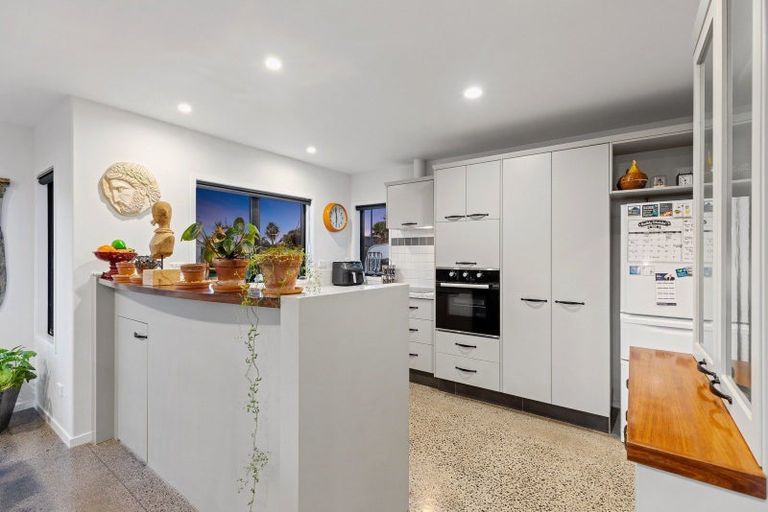 Photo of property in 31 Montego Drive, Papamoa Beach, Papamoa, 3118