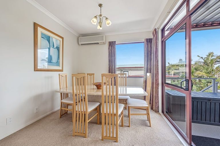 Photo of property in 5 Courtneys, West Harbour, Auckland, 0618
