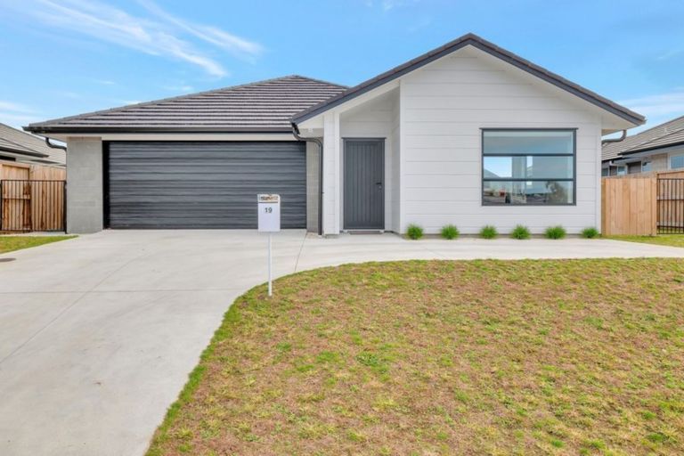 Photo of property in 19 Stevenson Drive, Papamoa, 3118