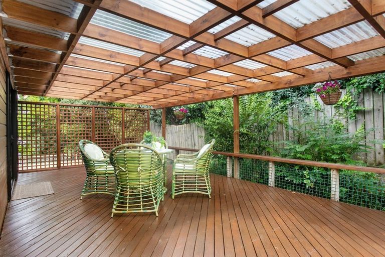 Photo of property in 1/19 Bond Crescent, Forrest Hill, Auckland, 0620