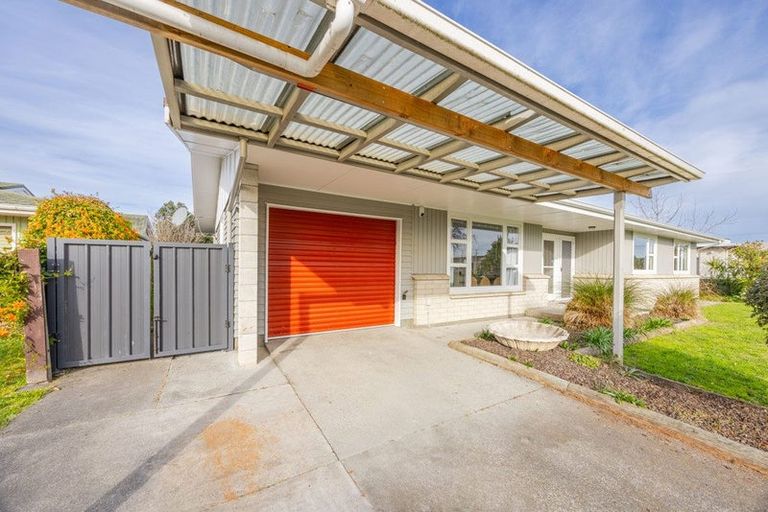 Photo of property in 8 Crichton Place, Taradale, Napier, 4112