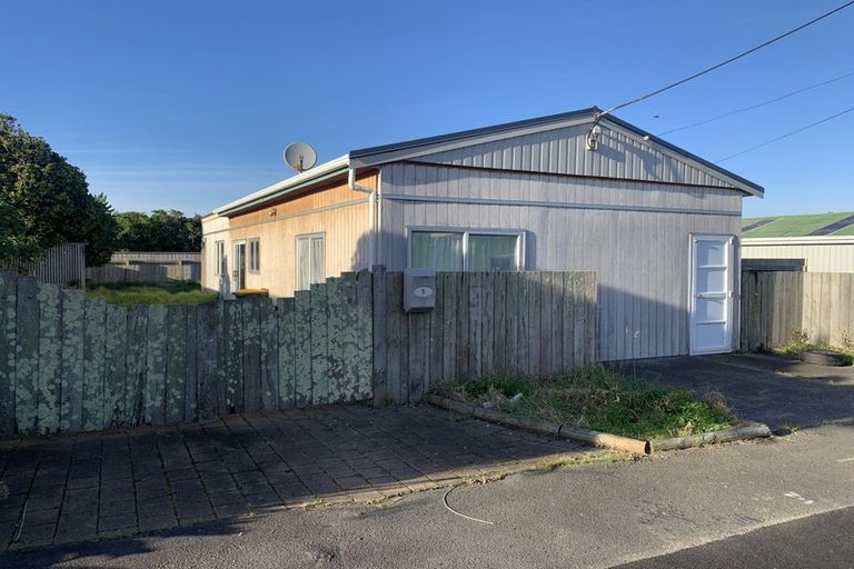 Photo of property in 5 Meredith Street, Patea, 4520