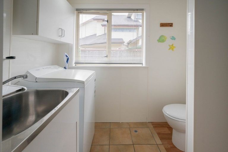 Photo of property in 1 Neeve Place, Taradale, Napier, 4112