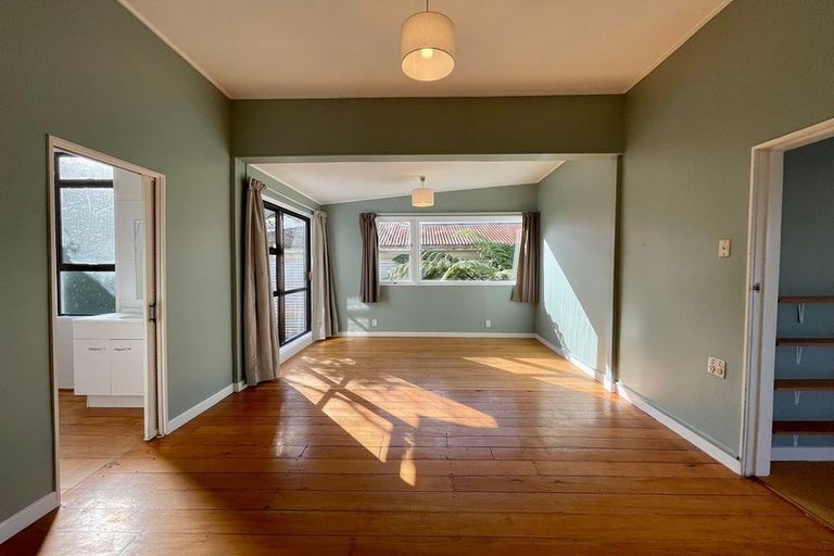 Photo of property in 3 Asquith Terrace, Brooklyn, Wellington, 6021