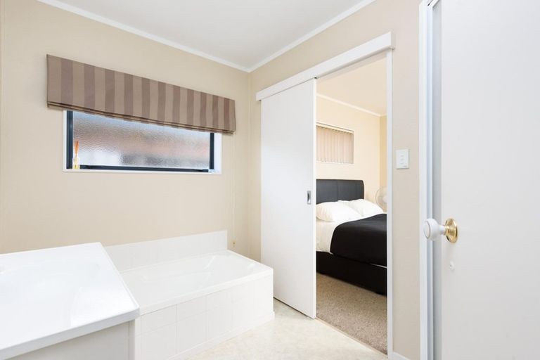 Photo of property in 313 Gravatt Road, Papamoa Beach, Papamoa, 3118