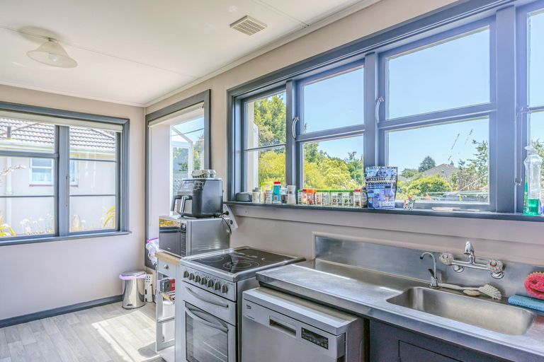 Photo of property in 12 Harlech Street, Oamaru North, Oamaru, 9400