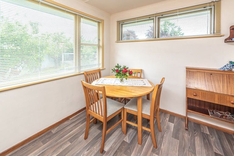 Photo of property in 2 Borlase Place, Aramoho, Whanganui, 4500