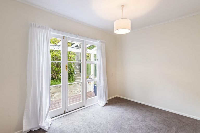 Photo of property in 93 Ruahine Street, Paraparaumu, 5032