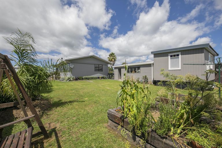 Photo of property in 105 Kaipara Portage Road, Riverhead, 0820