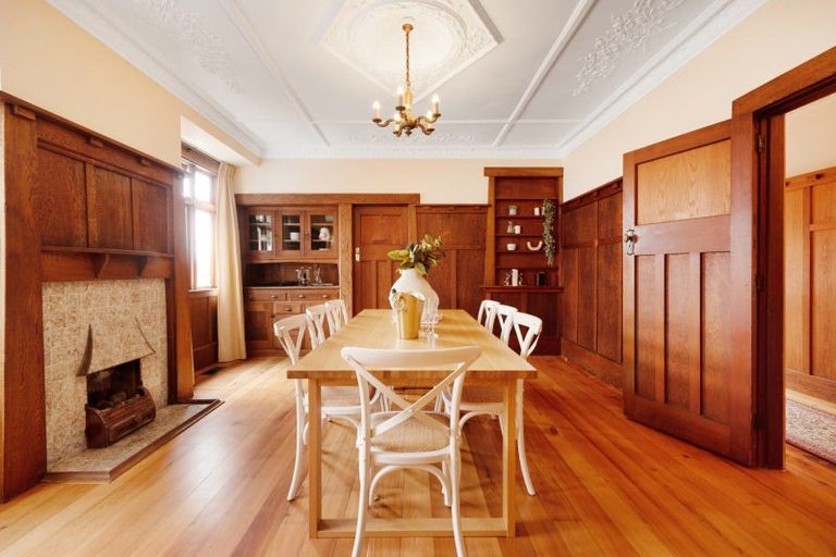 Photo of property in 22 Homewood Crescent, Karori, Wellington, 6012