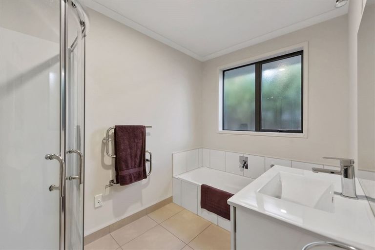 Photo of property in 8 Ashbourne Lane, Dinsdale, Hamilton, 3204