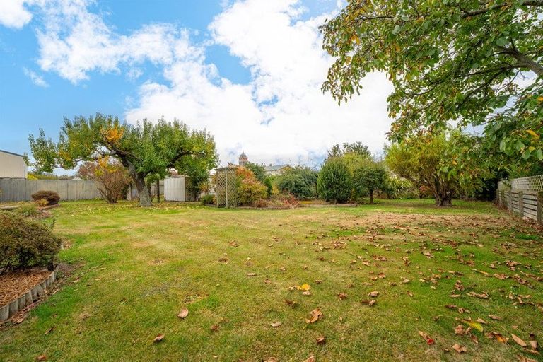 Photo of property in 15 Rugby Street, Waimate, 7924