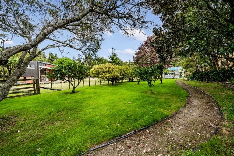 Photo of property in 151 Taupaki Road, Taupaki, Henderson, 0782