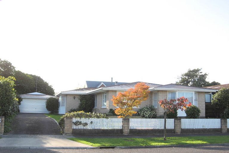 Photo of property in 24 Oriwa Crescent, Otaki, 5512