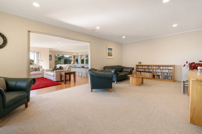 Photo of property in 16 Gunbar Drive, Welcome Bay, Tauranga, 3175