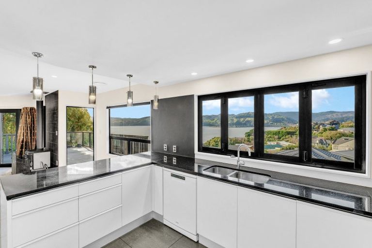 Photo of property in 12 The Topdeck, Whitby, Porirua, 5024