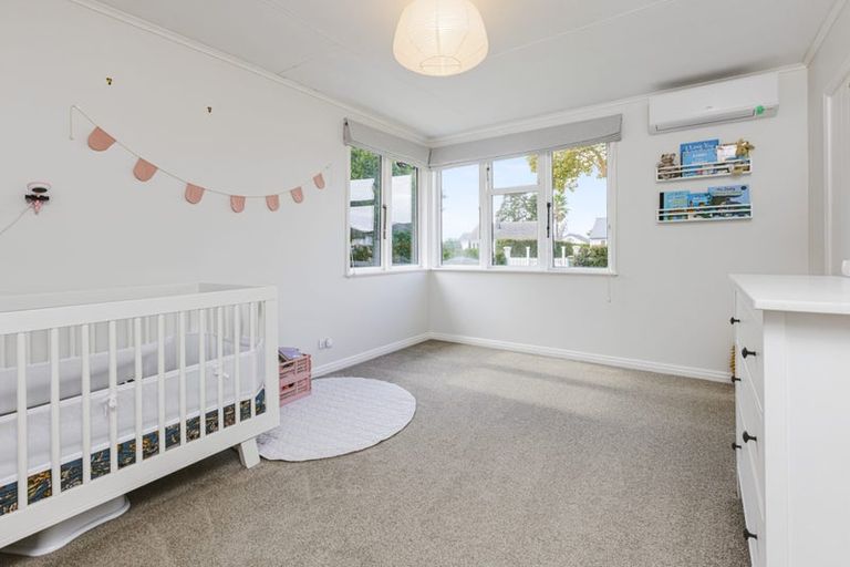 Photo of property in 12 Village Way, Ardmore, Papakura, 2582