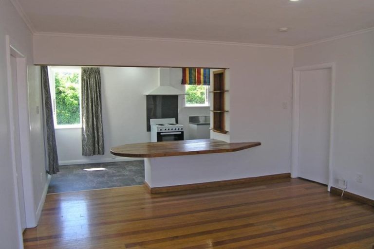 Photo of property in 5 Hollard Grove, Avalon, Lower Hutt, 5011