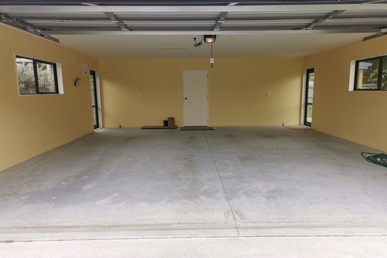 Photo of property in 16 Gladson Avenue, Sockburn, Christchurch, 8042