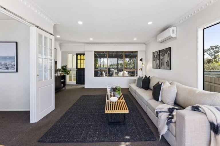 Photo of property in 27 Ferry Parade, Herald Island, Auckland, 0618