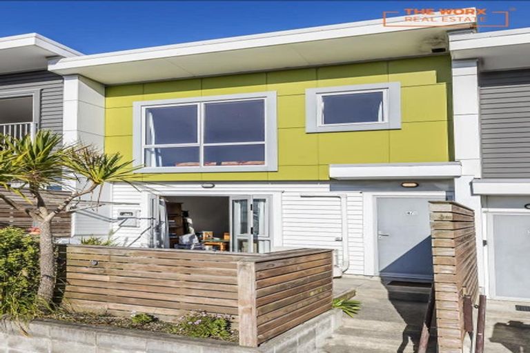 Photo of property in 4/8 Middleton Road, Johnsonville, Wellington, 6037