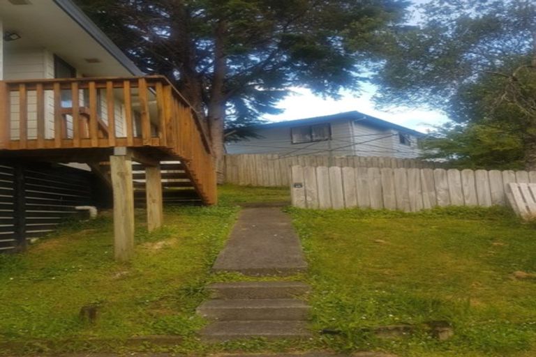 Photo of property in 42 Maywood Crescent, Glen Eden, Auckland, 0602