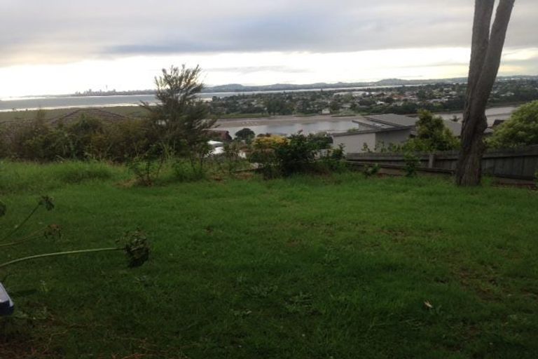 Photo of property in 139 Luckens Road, West Harbour, Auckland, 0618