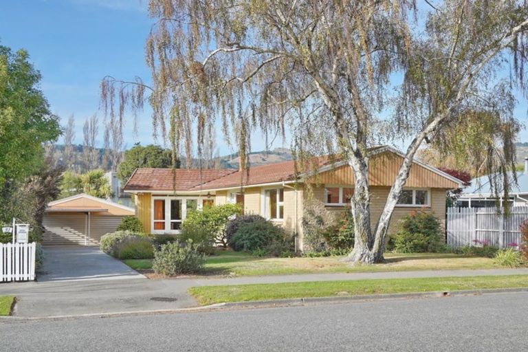 Photo of property in 31 Waiau Street, Cracroft, Christchurch, 8025