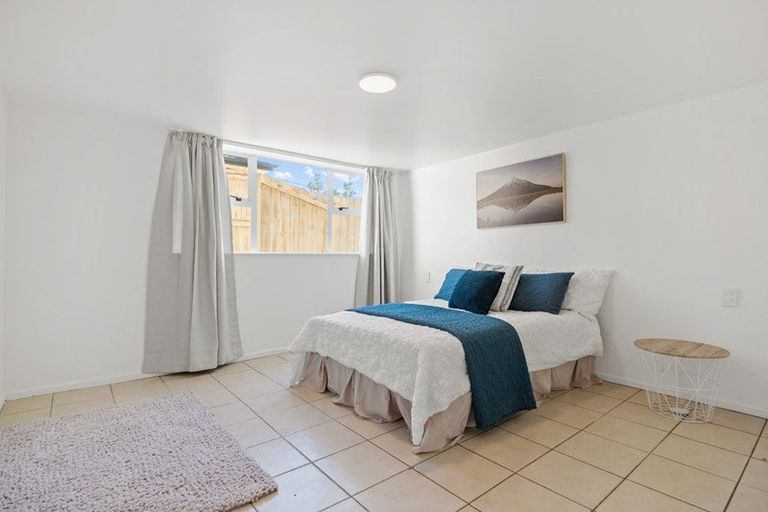 Photo of property in 70 Sturges Road, Henderson, Auckland, 0612