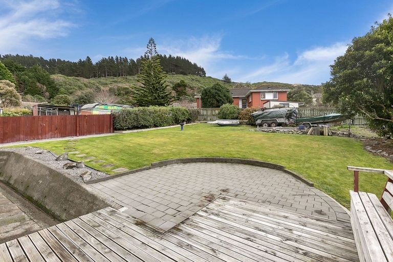 Photo of property in 5 Wakefield Terrace, Tawa, Wellington, 5028