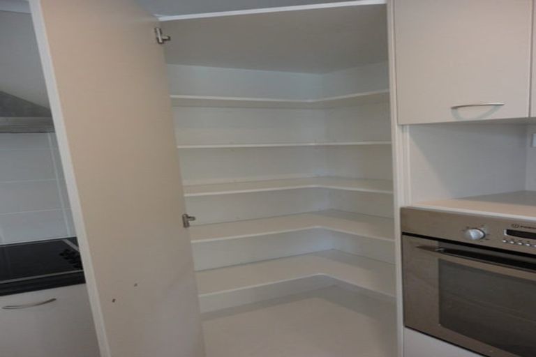 Photo of property in 4 Reefton Place, Flat Bush, Auckland, 2019