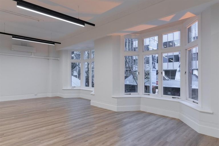 Photo of property in 1e Queen Street, New Plymouth, 4310