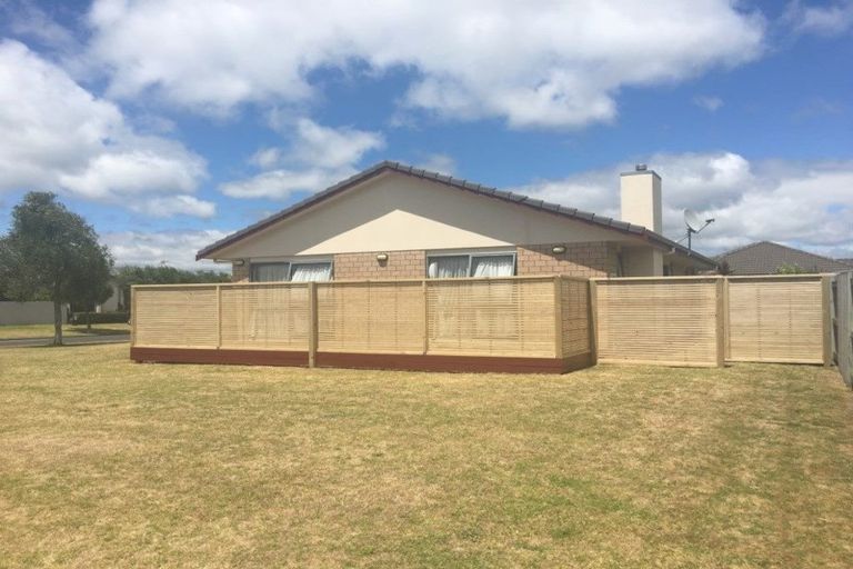 Photo of property in 14 Katerini Grove, Papamoa Beach, Papamoa, 3118