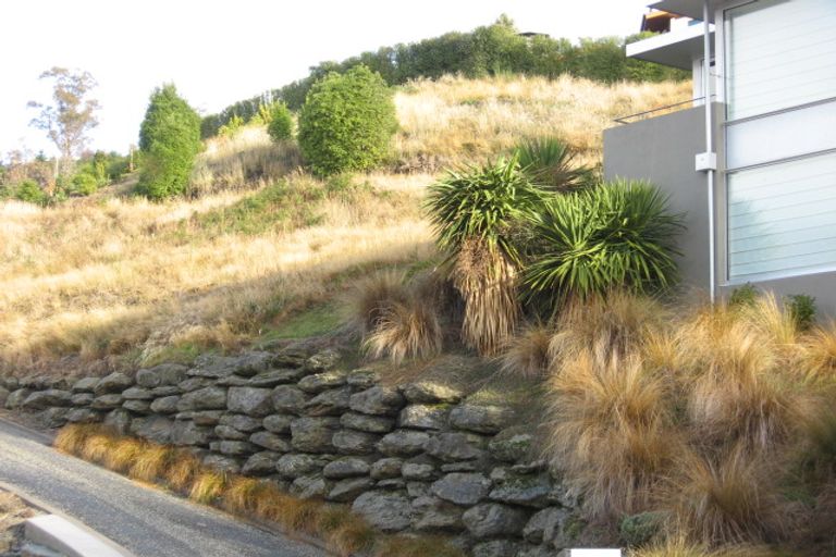 Photo of property in 4 Aurum Lane, Fernhill, Queenstown, 9300