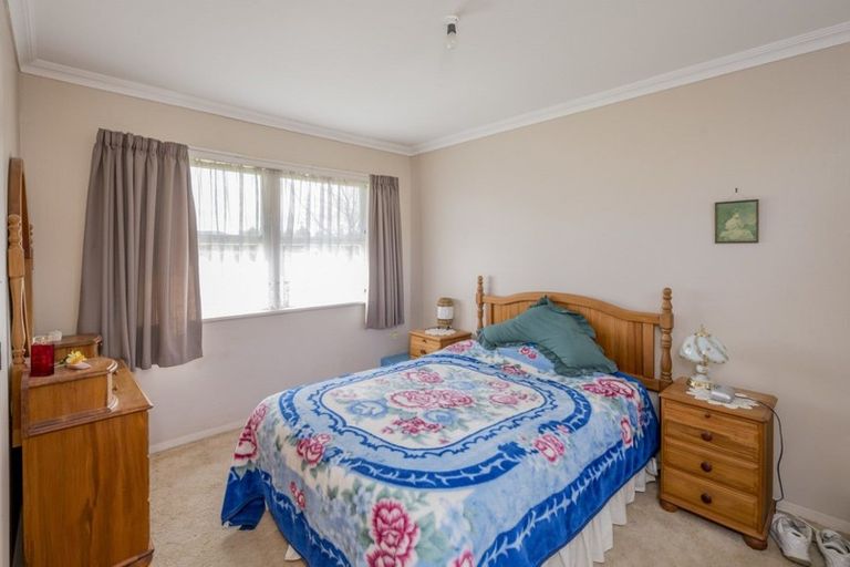 Photo of property in 6 Selwyn Street, Levin, 5510