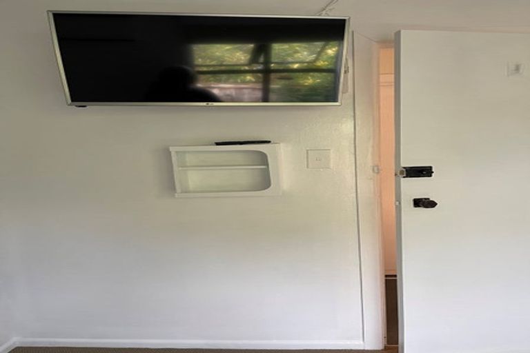 Photo of property in 21 Brandon Road, Glen Eden, Auckland, 0602