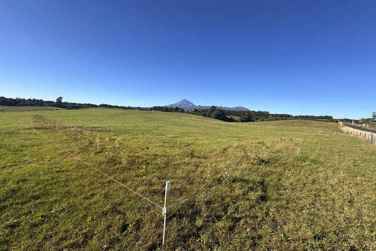 Photo of property in 869 Carrington Road, Hurworth, New Plymouth, 4371